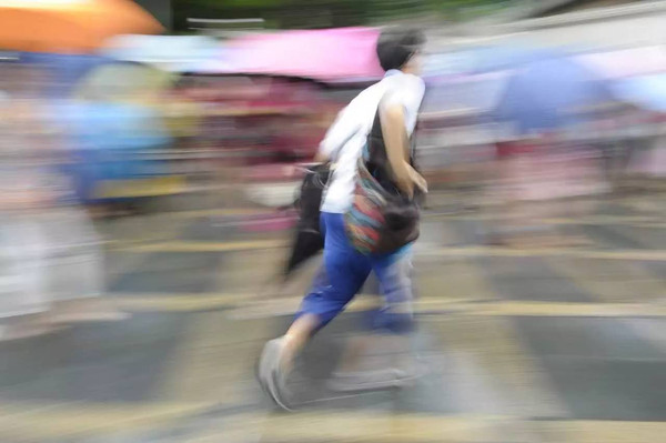 廣州暴雨突襲，高考繼續(xù)_除濕機廠家